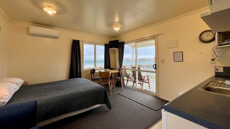 castlepoint motel room 768x432