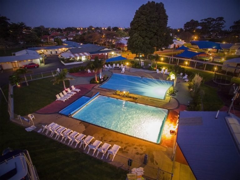 pool napier accommodation 768x576