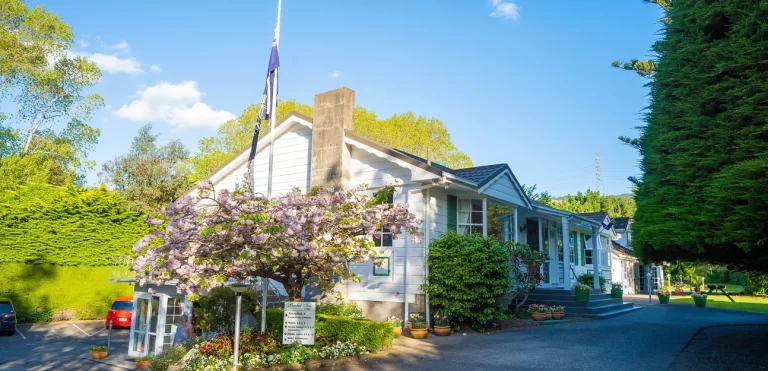 tawa motel accommodation 768x371