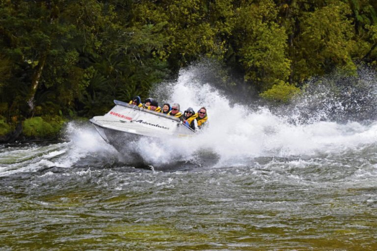 Jet boat tuatapere 768x512