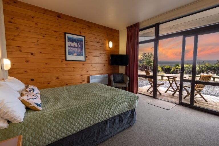 Tongariro hotel Rooms 768x513