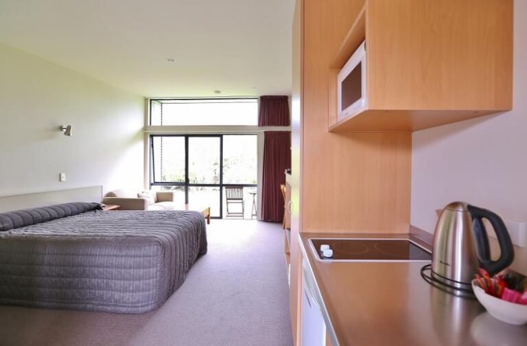 accommodation fox glacier 768x504