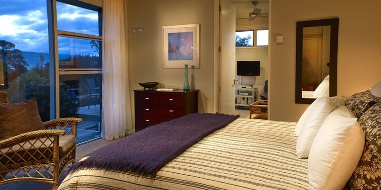 accommodation kina tasman 768x384