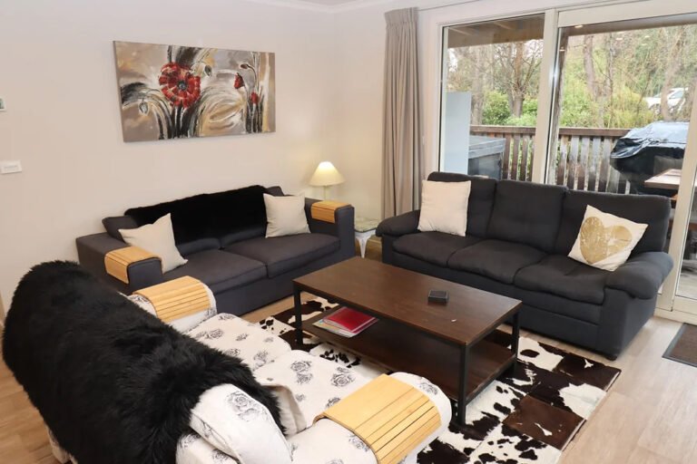 accommodation tekapo lupin fields 768x512