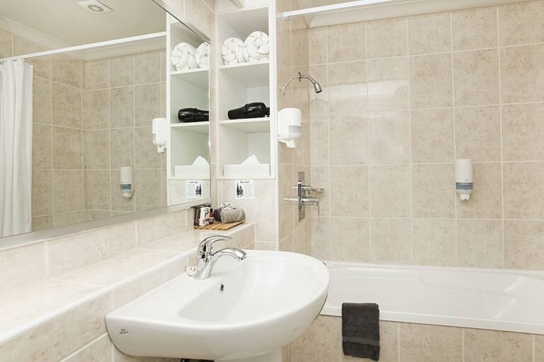 bath gisborne hotel room 768x512