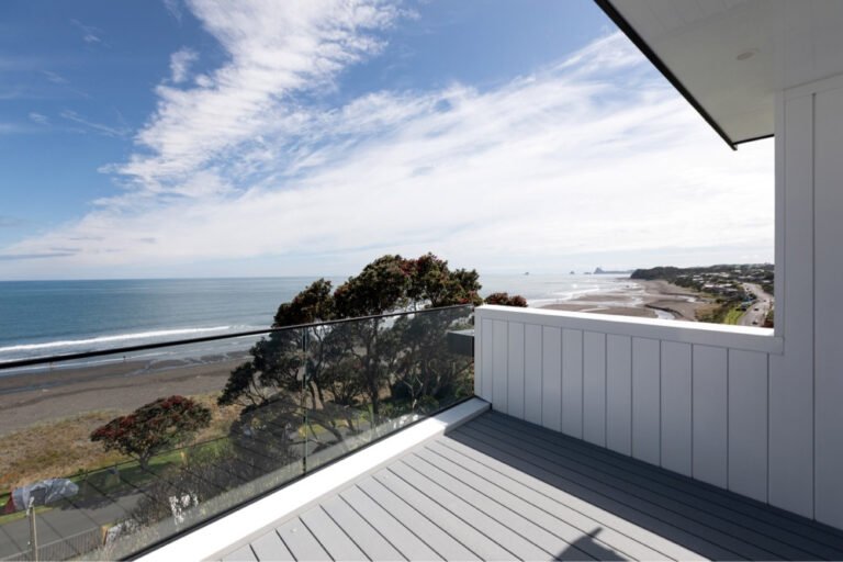beach view oakura apartments 768x512