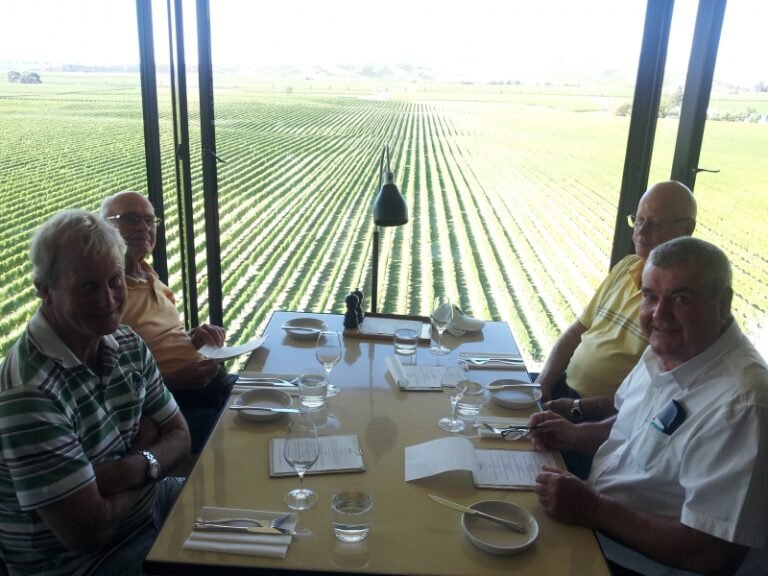 blenheim vineyard lunch tour 768x576