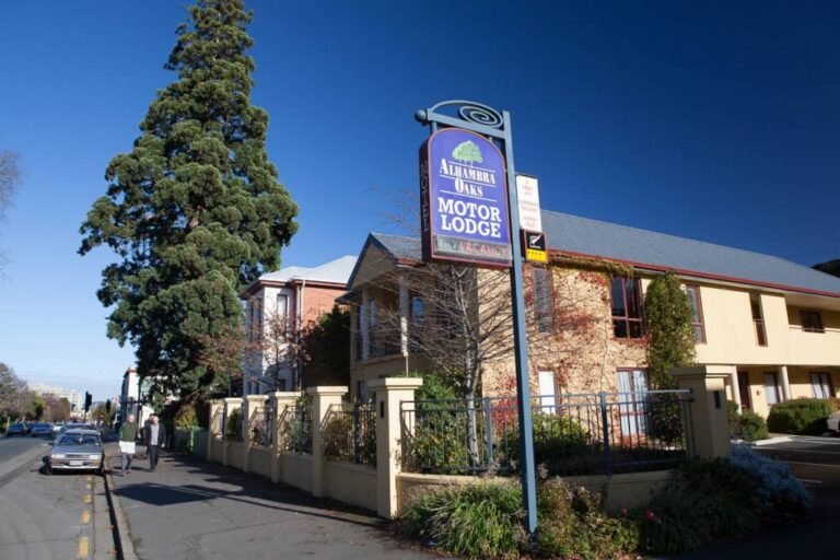 dunedin accommodation 768x512