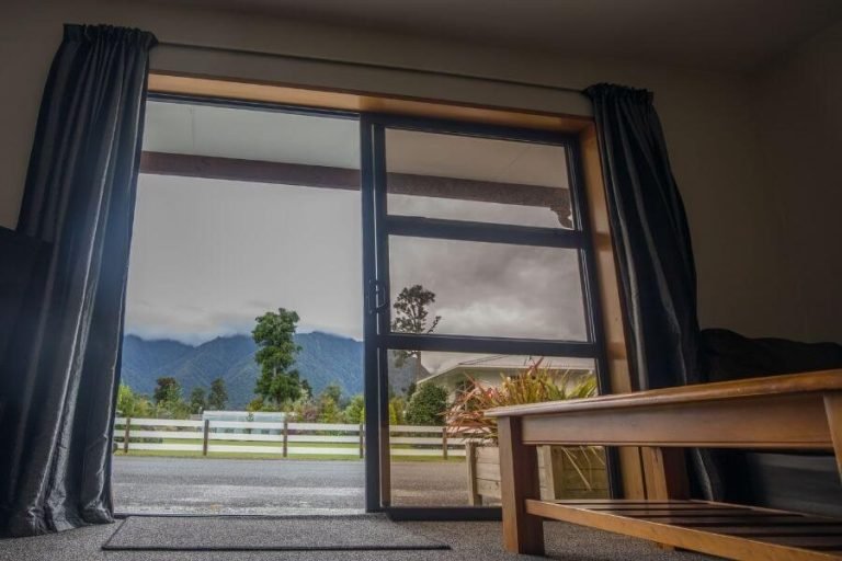 fox glacier motel 768x512