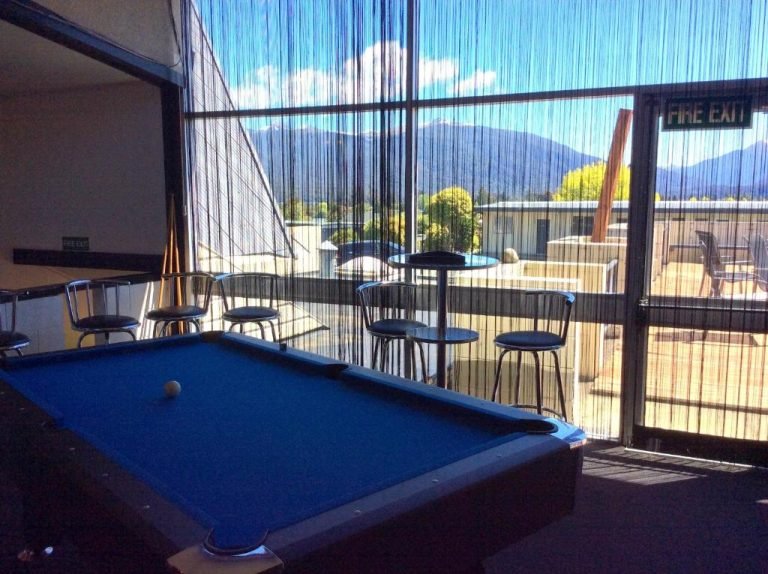 games room te anau hotel 768x574