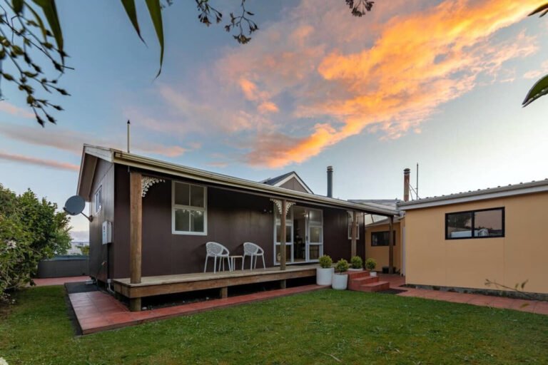 hokitika holiday home 768x512
