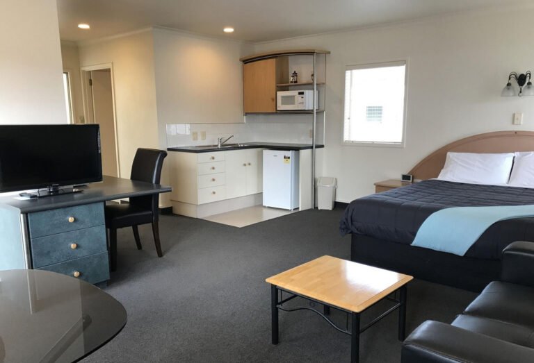 hotel gisborne nz 768x523