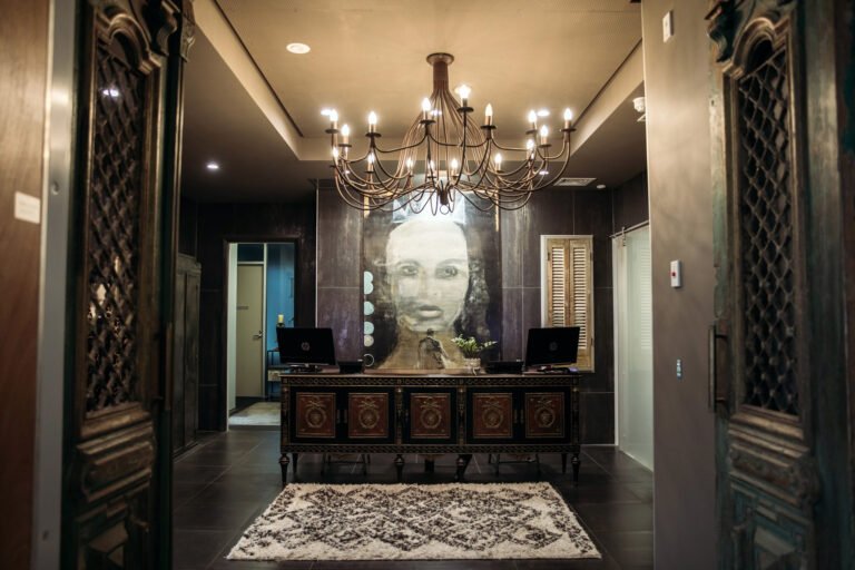 king queen suites new plymouth 768x512