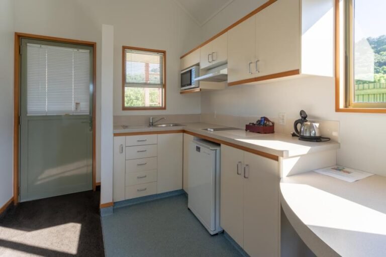kitchen kaikoura accommodation 1 768x512
