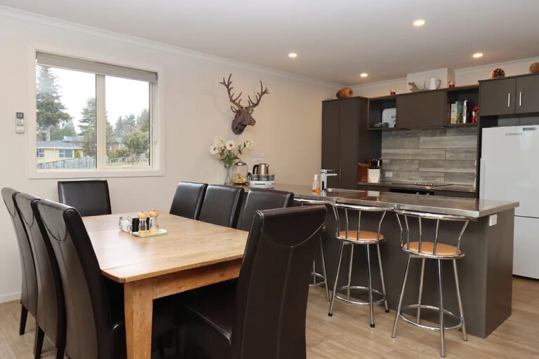 kitchen tekapo holiday house 768x512