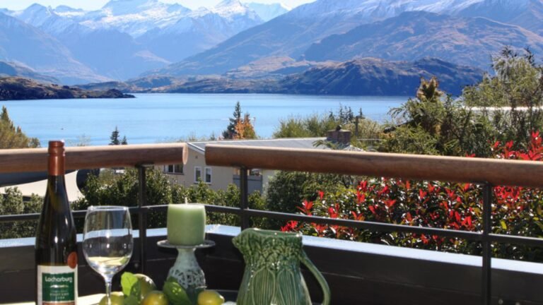lake wanaka accommodation 768x432