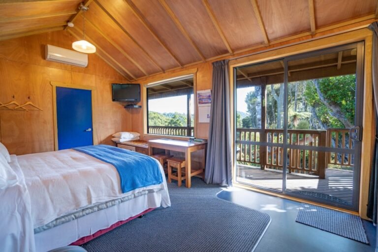 luxury lodge stewart island 768x512