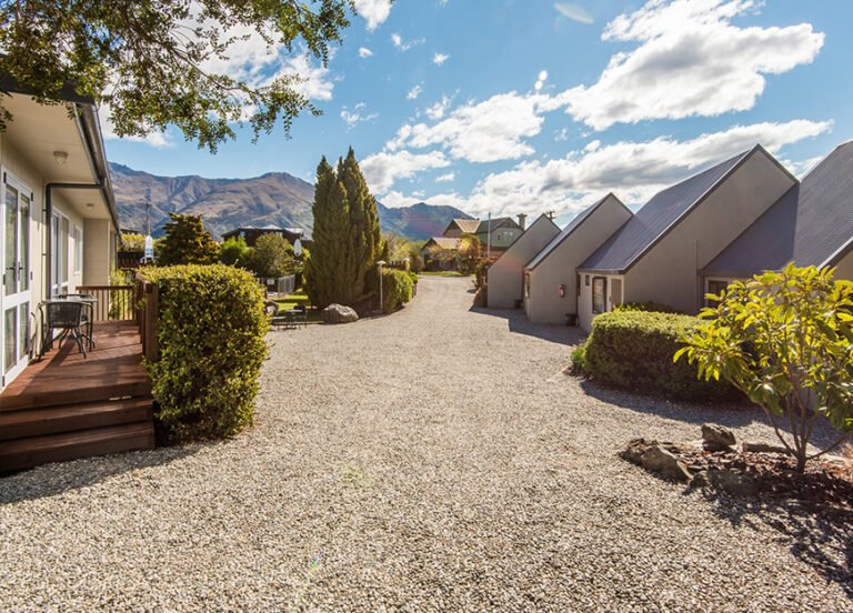 manuka crescent motel wanaka 768x552