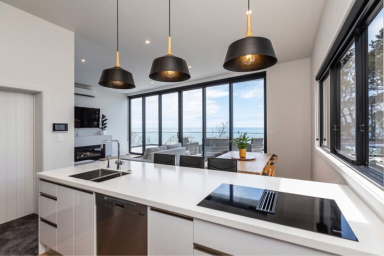 oakura luxury holiday home 768x512