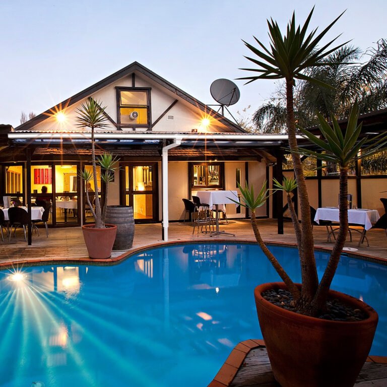 poolside restaurant auckland 768x768