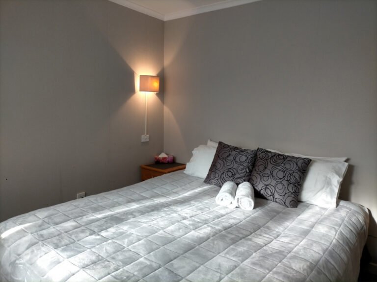 queens park bed breakfast 768x576