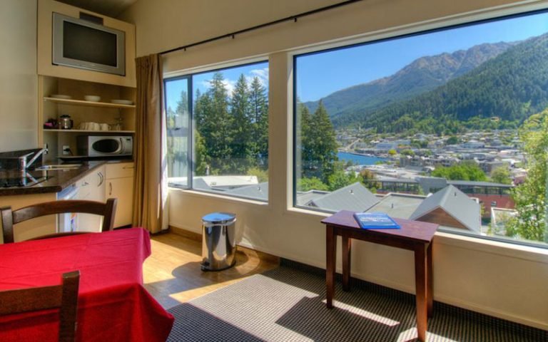 queenstown accommodation 768x480