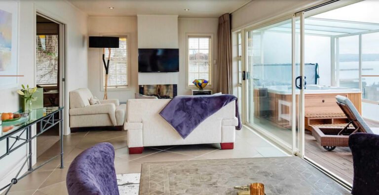 rotorua luxury room spa 768x395