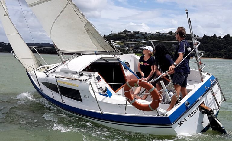 self sail bay islands 768x467