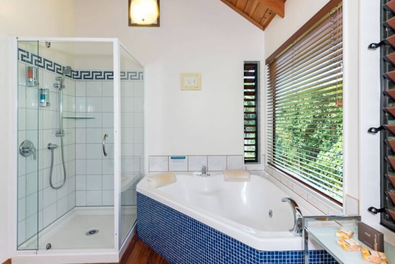 spa pool paihia accommodation 768x513