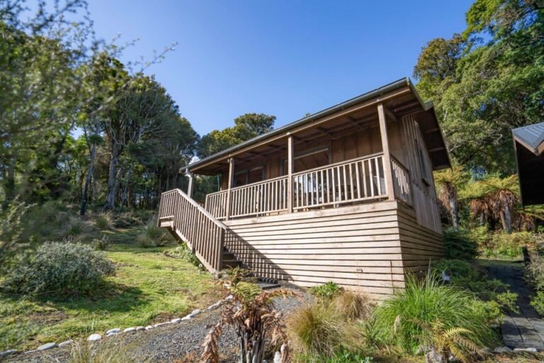 stewart island holiday cabin 768x512
