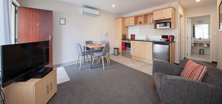 taupo accommodation 768x360