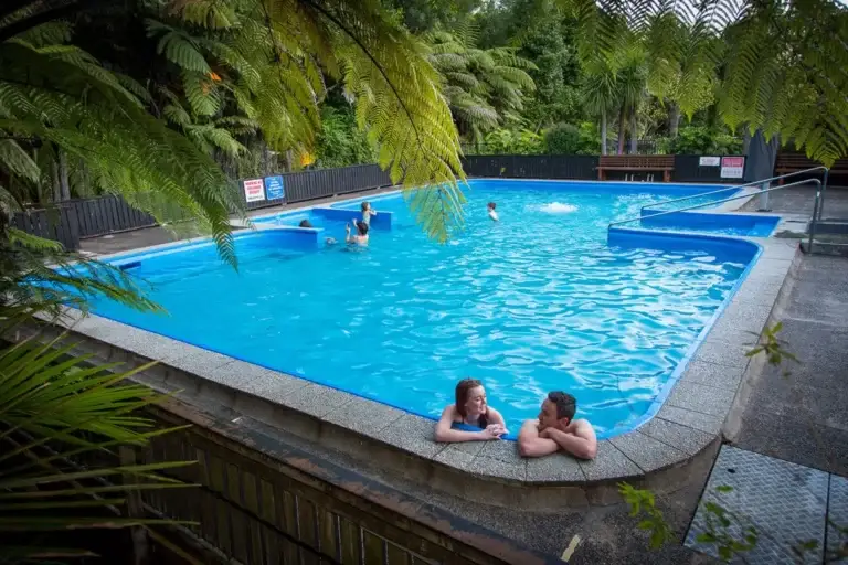 tauranga hot pools 768x512