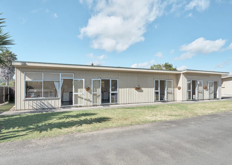 whitianga cheap accommodation 768x548