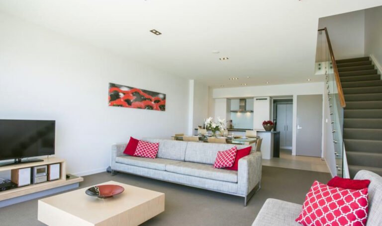 Cable Bay holiday accommodation 768x456