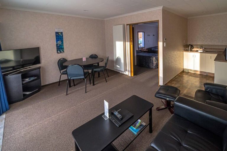 cheap family room te anau 768x512