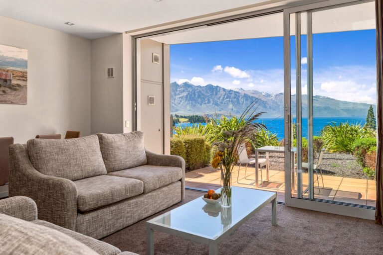 lake wakatipu apartments 768x513