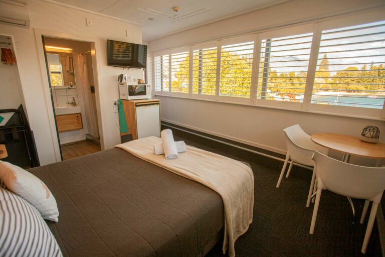 queenstown backpackers ensuite 768x512