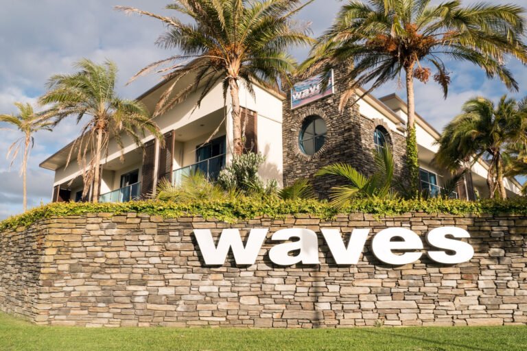 waves motel orewa 768x512