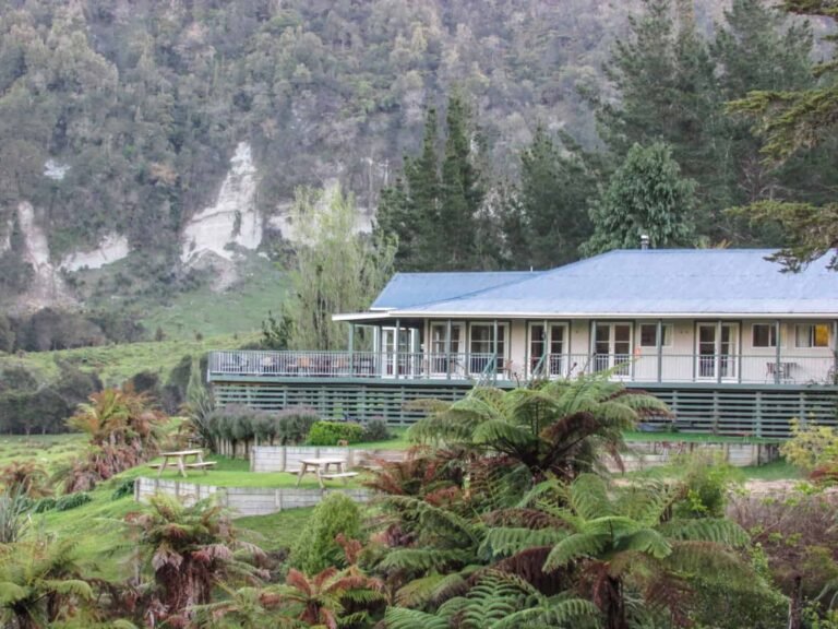 Bridge to Nowhere Lodge 768x576