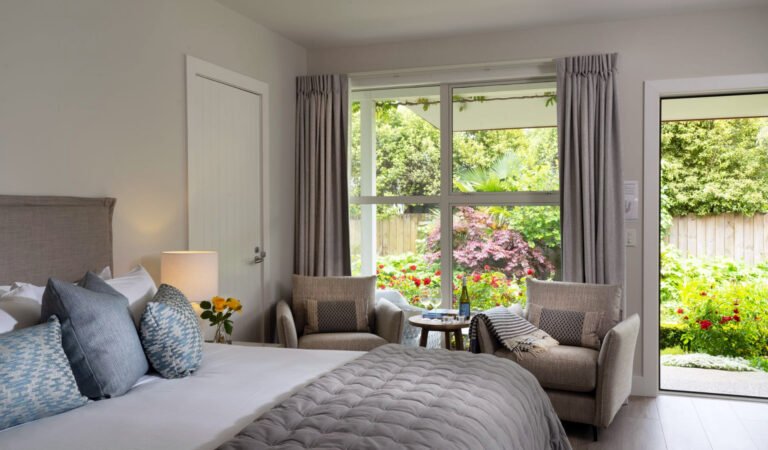Golden Bay luxury accommodation 768x450