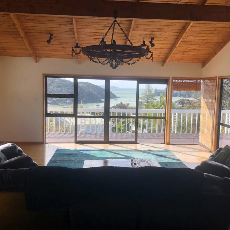 Mangonui beach retreat 768x768