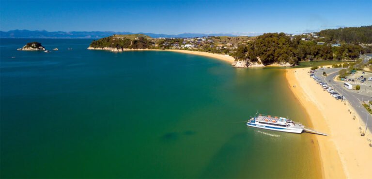 Ferry Kaiteriteri Beach 768x369