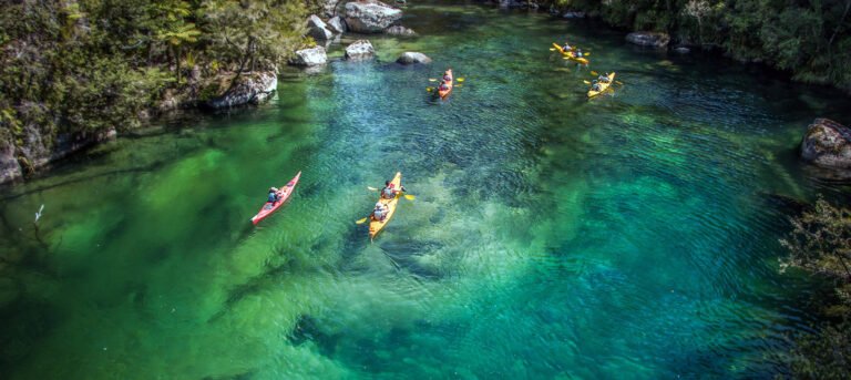 Kayak tours Kaiteriteri Beach 768x343