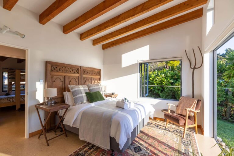 Luxury accommodation Farewell Spit 768x512