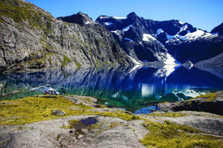 Milford Sound helicopter tour 768x510