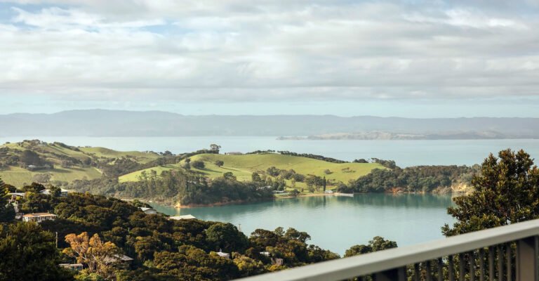 Holiday rental Waiheke 768x400