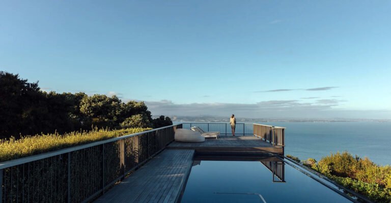 Infinity pool Waiheke lodge 768x400