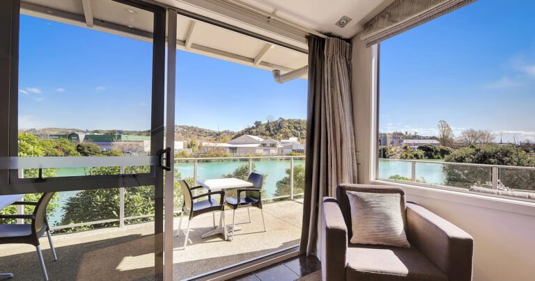 Nelson river accommodation 768x404