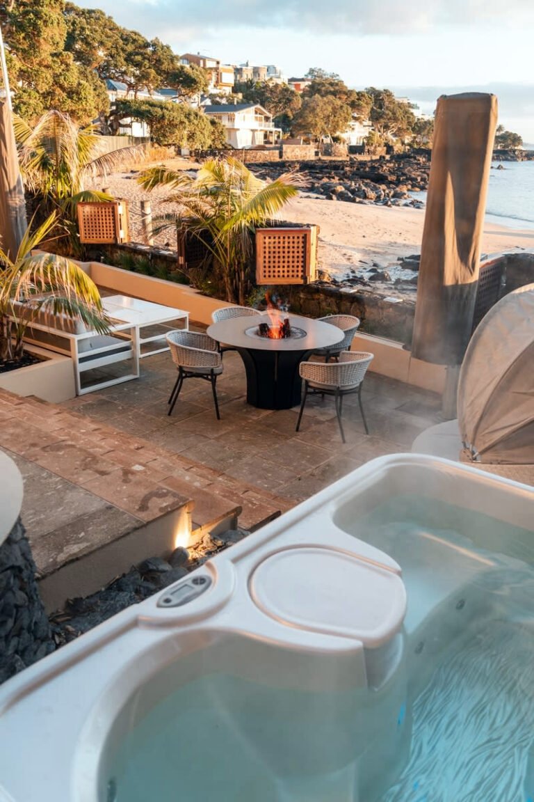 Spa Takapuna holiday house 768x1152