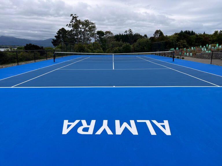 Tasman accommodation tennis court 768x576